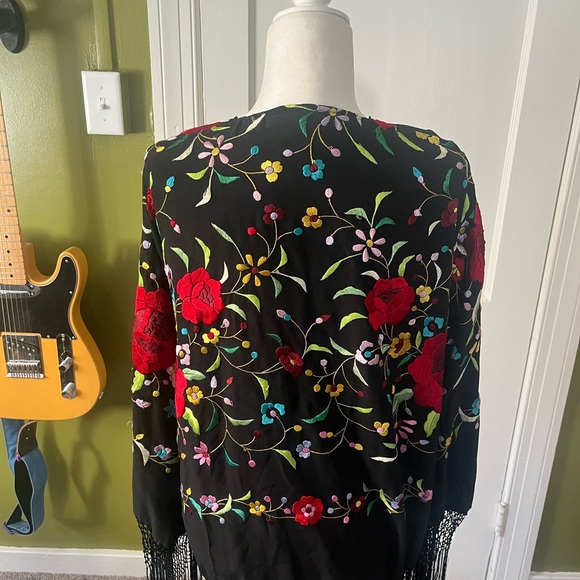 Embroidered Silk Shawl - Picture 3 of 6